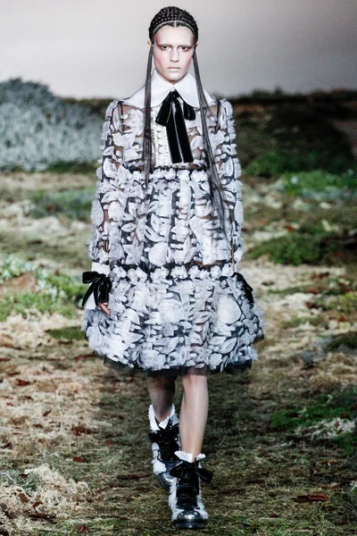 Look 9